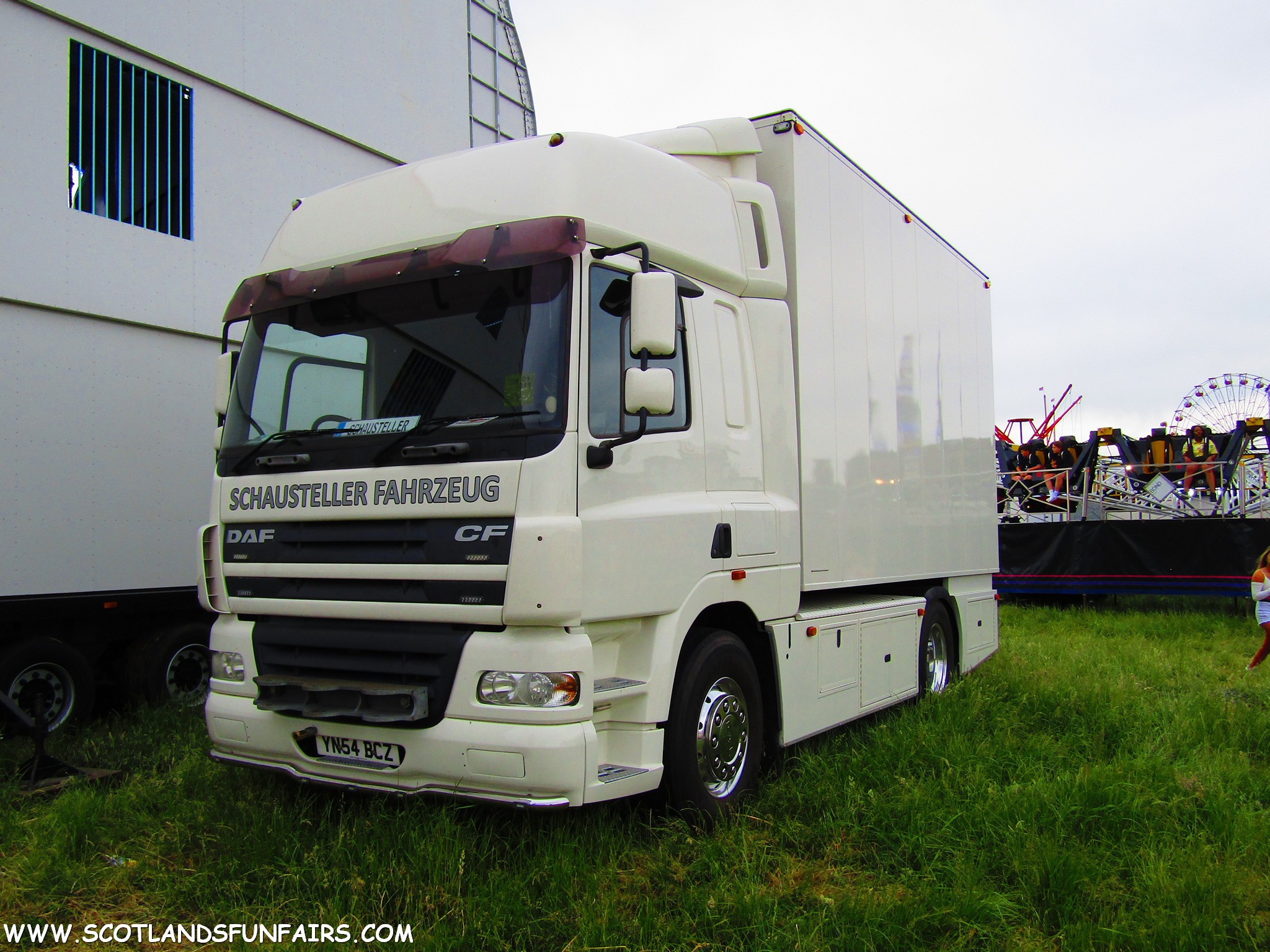 Triangle Attractions DAF